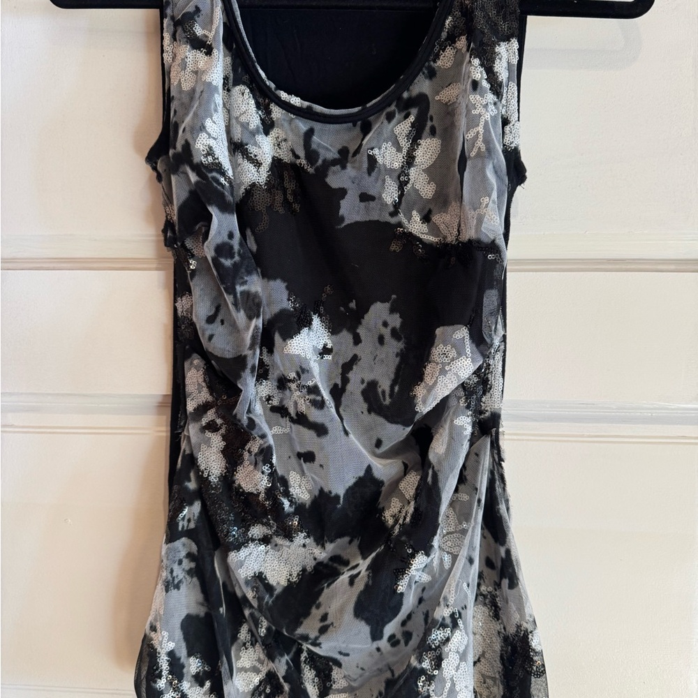 T Tahari Black and Gray Patterned Sequined  Tank Top, Size Small, Like New